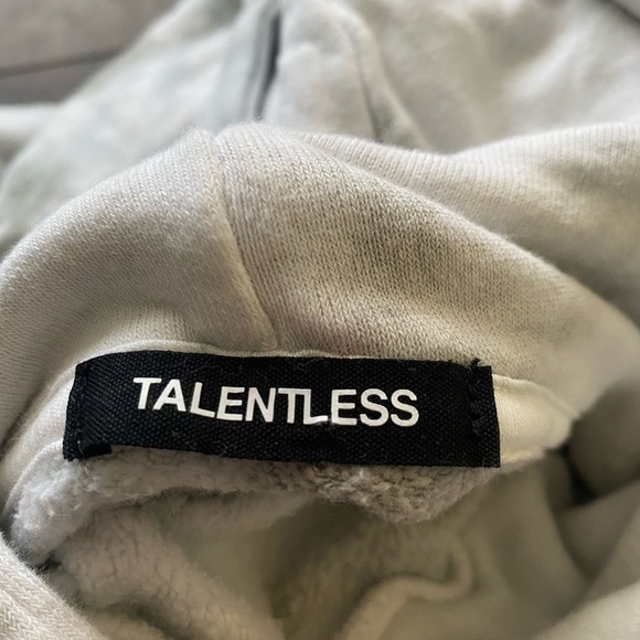 Talentless Cropped Hoodie - Picture 4 of 9
